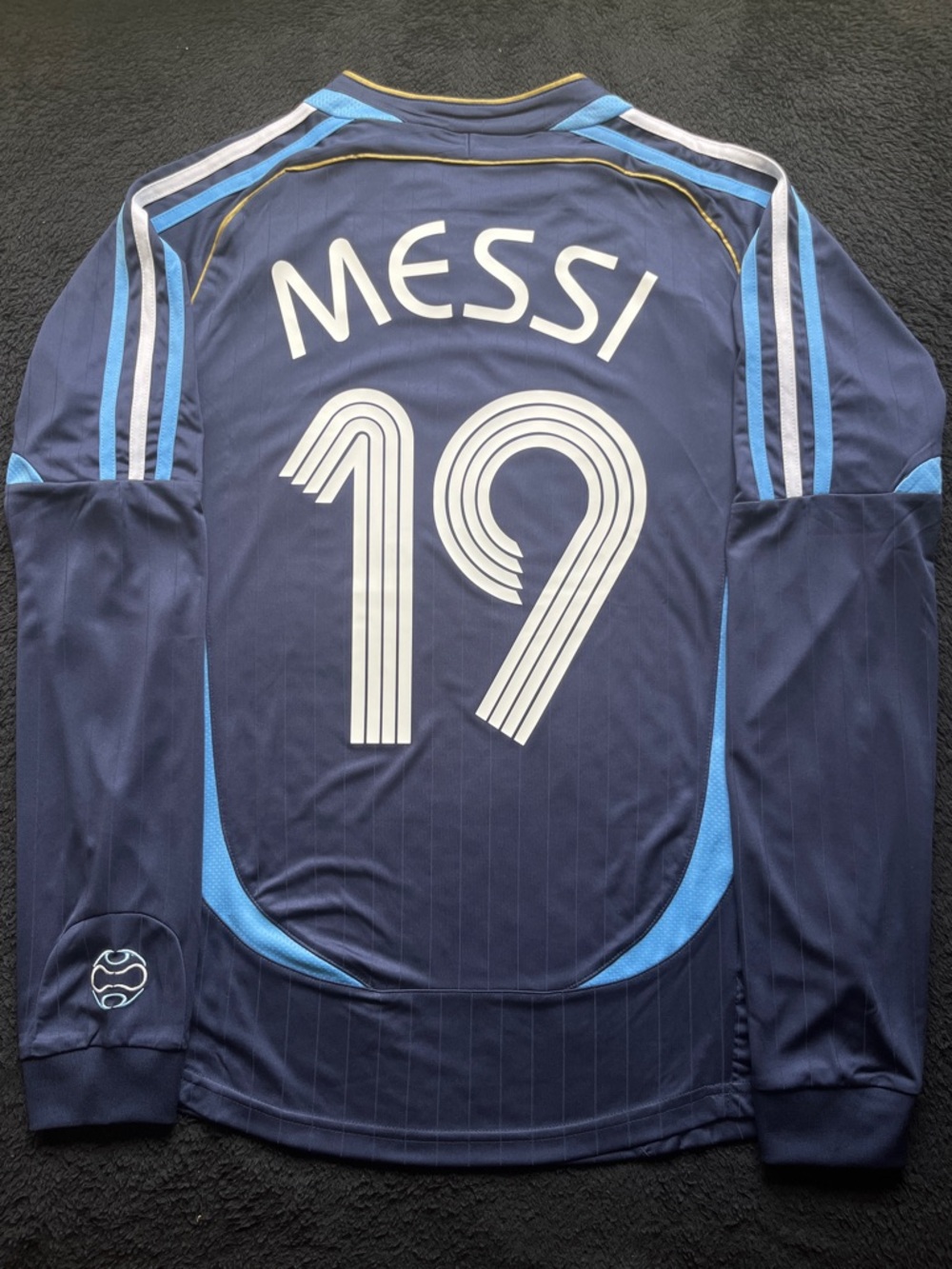 Messi #19 Argentina Away Longsleeve 2006 Retro Soccer Jersey